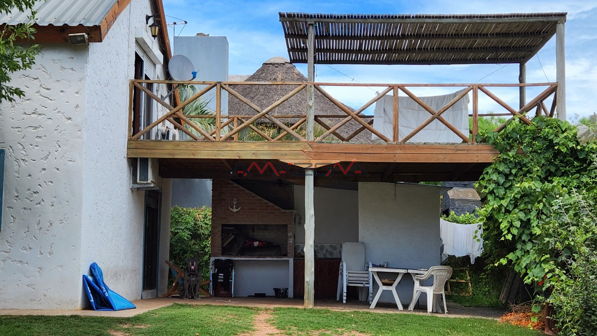 Casa ID.5052 - BUENA CASA EN EXCELENTE UBICACIÓN EN EL TESORO