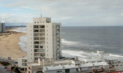 EN PENINSULA CON TODA LA VISTA AL OCEANO DE LA BRAVA Y PARTE DE LA MANSA