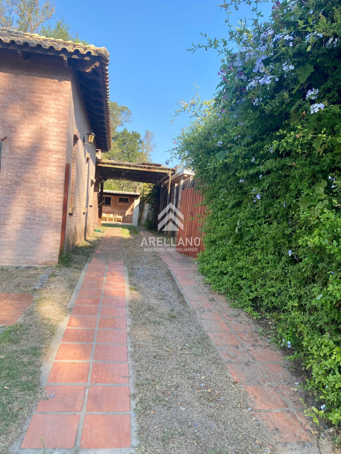 Casa ID.4668 - CASA EL TESORO EXCELENTE CONSTRUCCIÓN Y ESTILO TRADICIONAL 