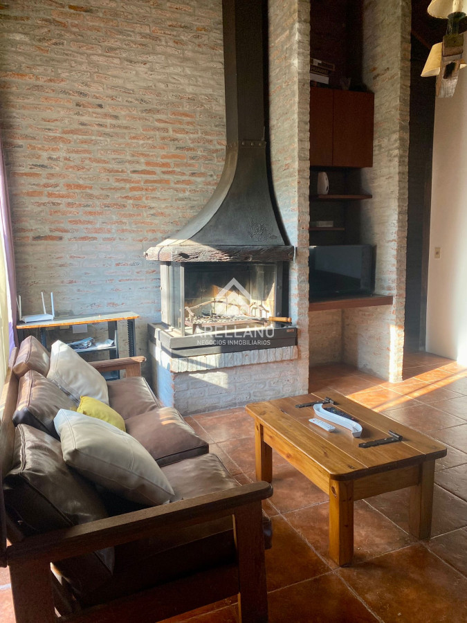 Casa ID.4668 - CASA EL TESORO EXCELENTE CONSTRUCCIÓN Y ESTILO TRADICIONAL 
