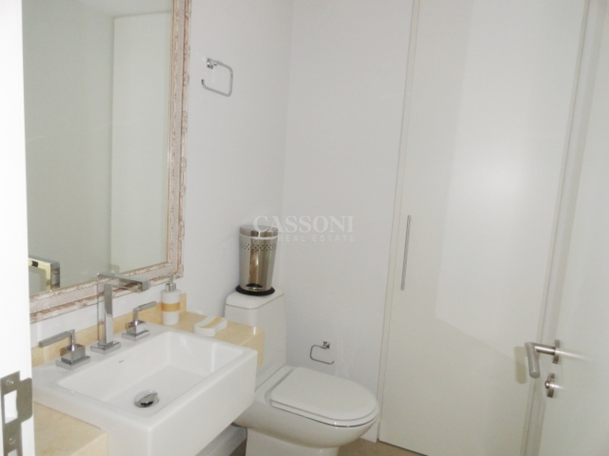 Apartamento ID.4564 - AQUARELA ALQUILER TEMPORADA ANUAL E INVERNAL--EXCELENTE APTO CON TODA LA VISTA A LA MANSA  PUNTA DEL ESTE