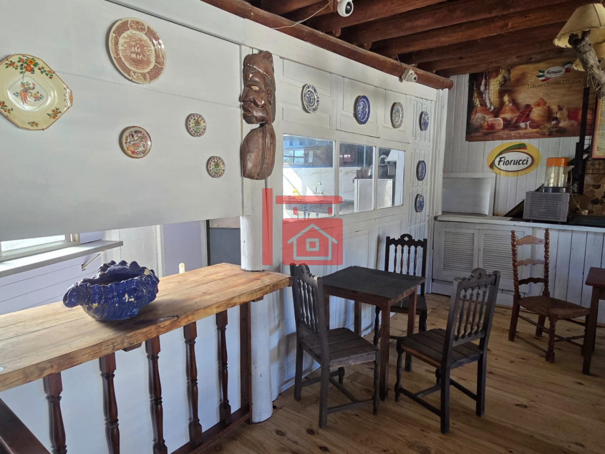 Local Comercial ID.1523 - Título: Local Versátil en El Tesoro - La Barra