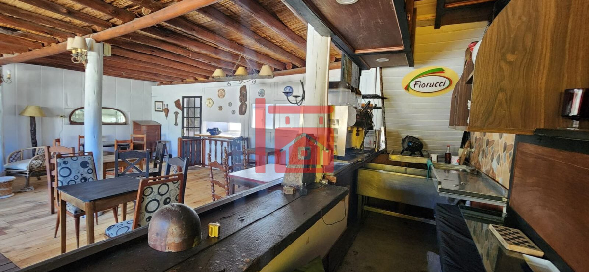 Local Comercial ID.1523 - Título: Local Versátil en El Tesoro - La Barra