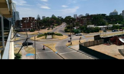 VENTA Y ALQUILER TEMPORADA TOTALMENTE RECICLADO Y A SOLO 2-3 CUADRAS DE PLAYAS MANSA Y BRAVA PUNTA DEL ESTE