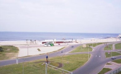 EN VENTA Y ALQUILER GRAN DEPARTAMENTO FRENTE AL MAR DE BRAVA PUNTA DEL PUNTA