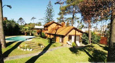VENTA Y ALQUILER RESIDENCIA A PASOS DEL MAR-MANSA PUNTA DEL ESTE