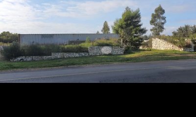 Terrenos 1800 m2 MURO LADRILLO REV PIEDRA- PUNTA DEL ESTE