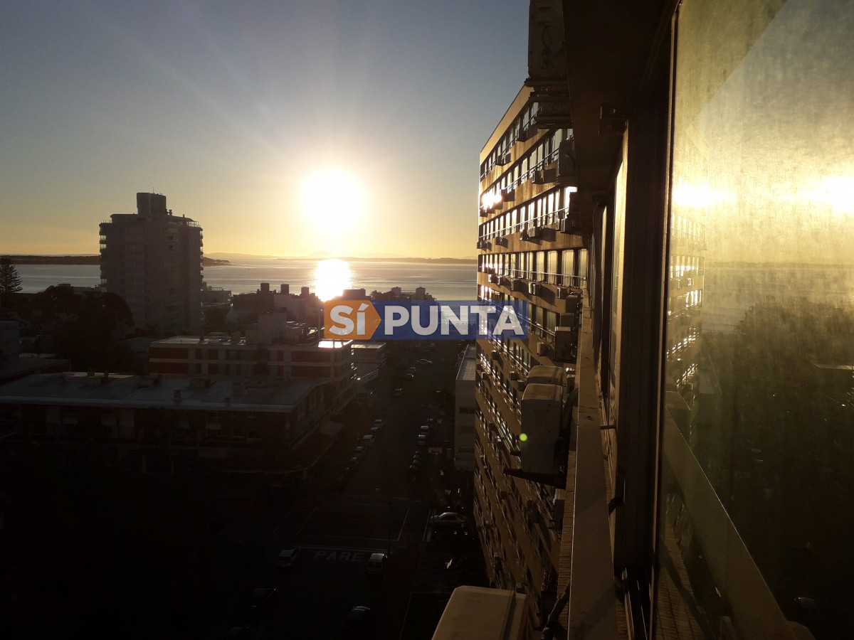 Edificio a metros de playa brava  - SPT7975A