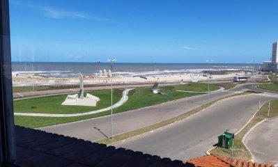 apartamento en venta y alquiler, parada 1 primera línea de playa brava