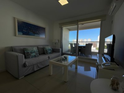 Venta apartamento 2 dormitorios. Playa brava, Punta del Este.