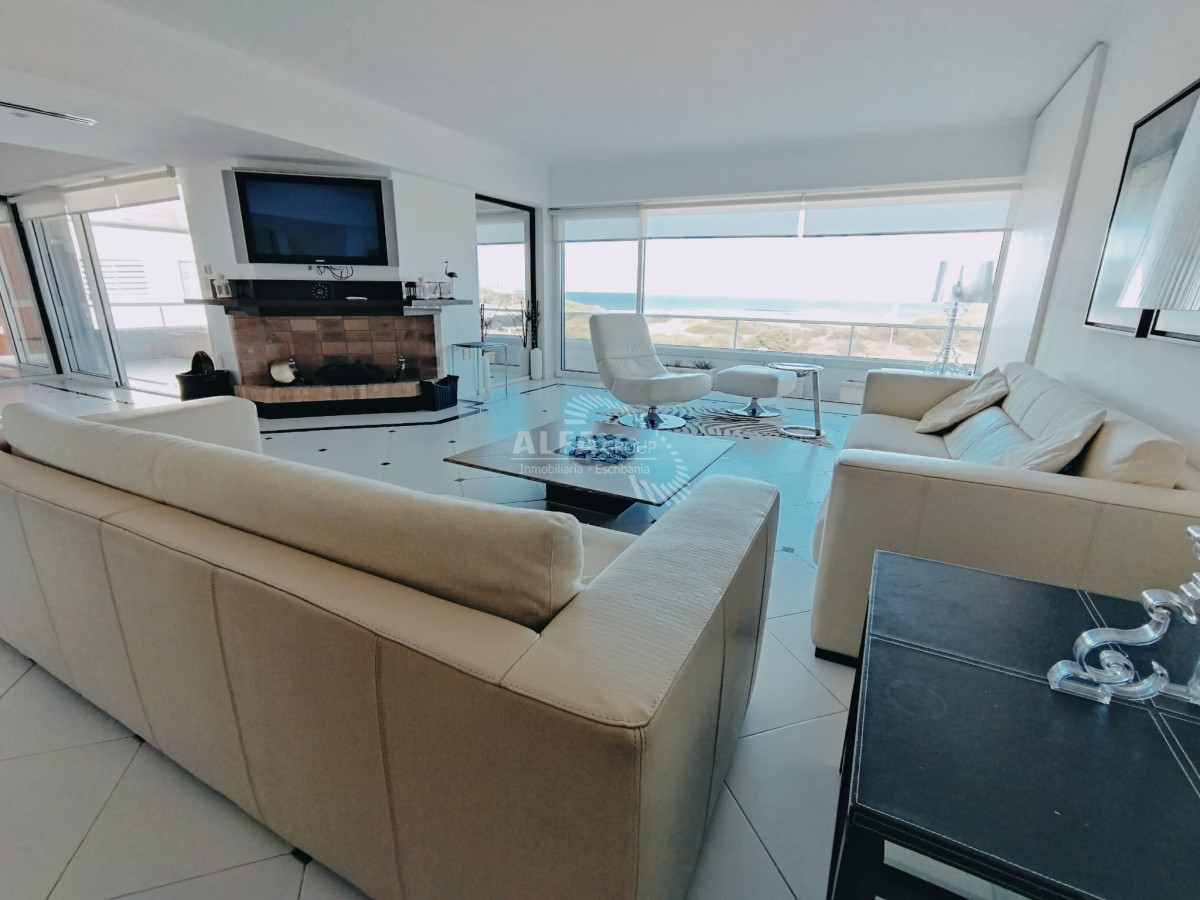 Apartamento ID.6340 - ALQUILER DE TEMPORADA DE HERMOSO APARTAMENTO 4 DORMITORIOS PRIMERA LINEA BRAVA