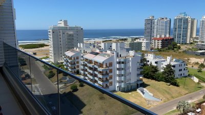 Muy lindo apartamento en venta en Torre Esmeralda, Punta del Este.