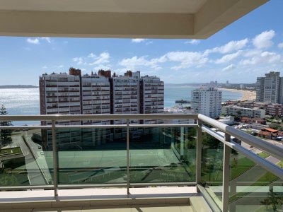 Apartamento en venta frente al mar, Torre Imperiale - Punta del Este.