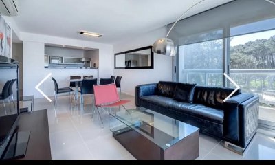 Apartamento en venta de 2 dormitorios en edificio de categoria, Punta del Este