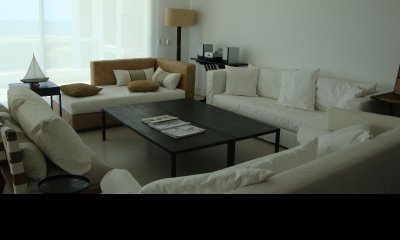 Venta de apartamento de  3 dormitorios en playa brava.