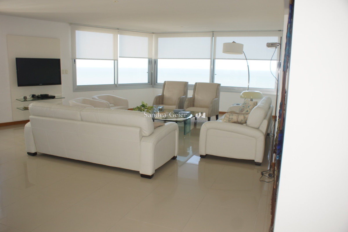 Apartamento ID.1884 - ALQUILER POR TEMPORADA DE APARTAMENTO EN TORRE DE CATEGORIA PRIMERA LINEA BRAVA