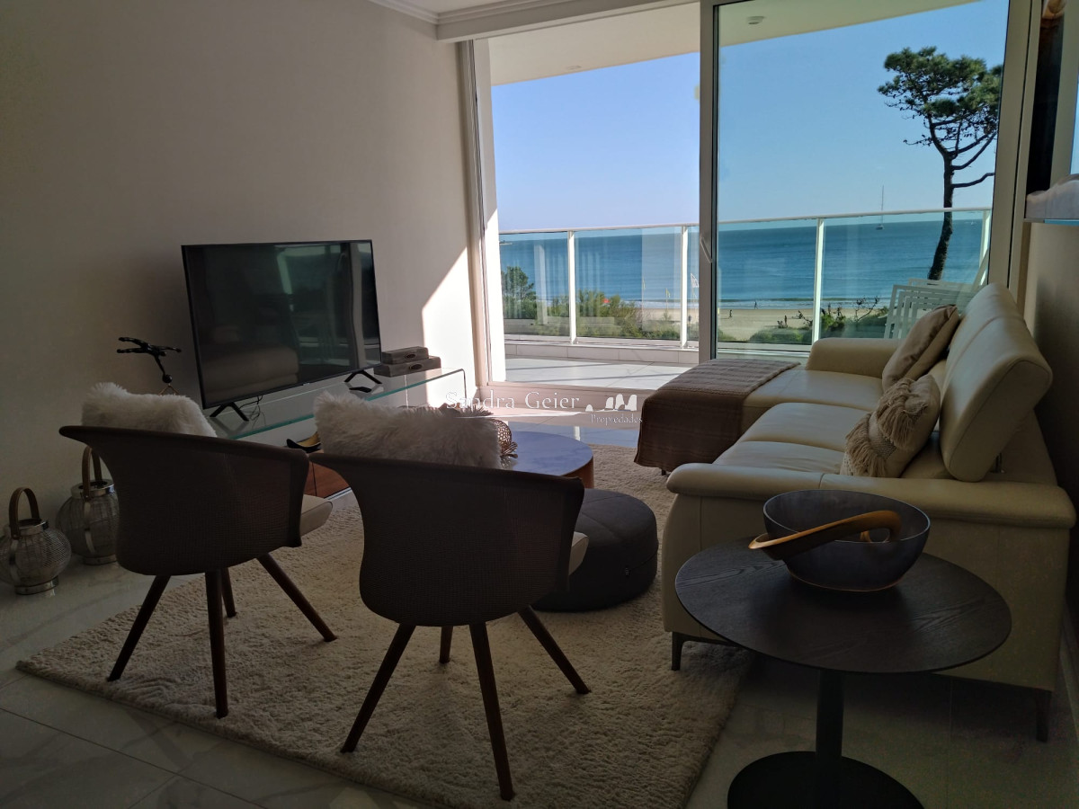 Apartamento ID.1751 - VENTA DE HERMOSO APARTAMENTO, 3 DORMITORIOS EN SUITE,  FRENTE A PLAYA MANSA.