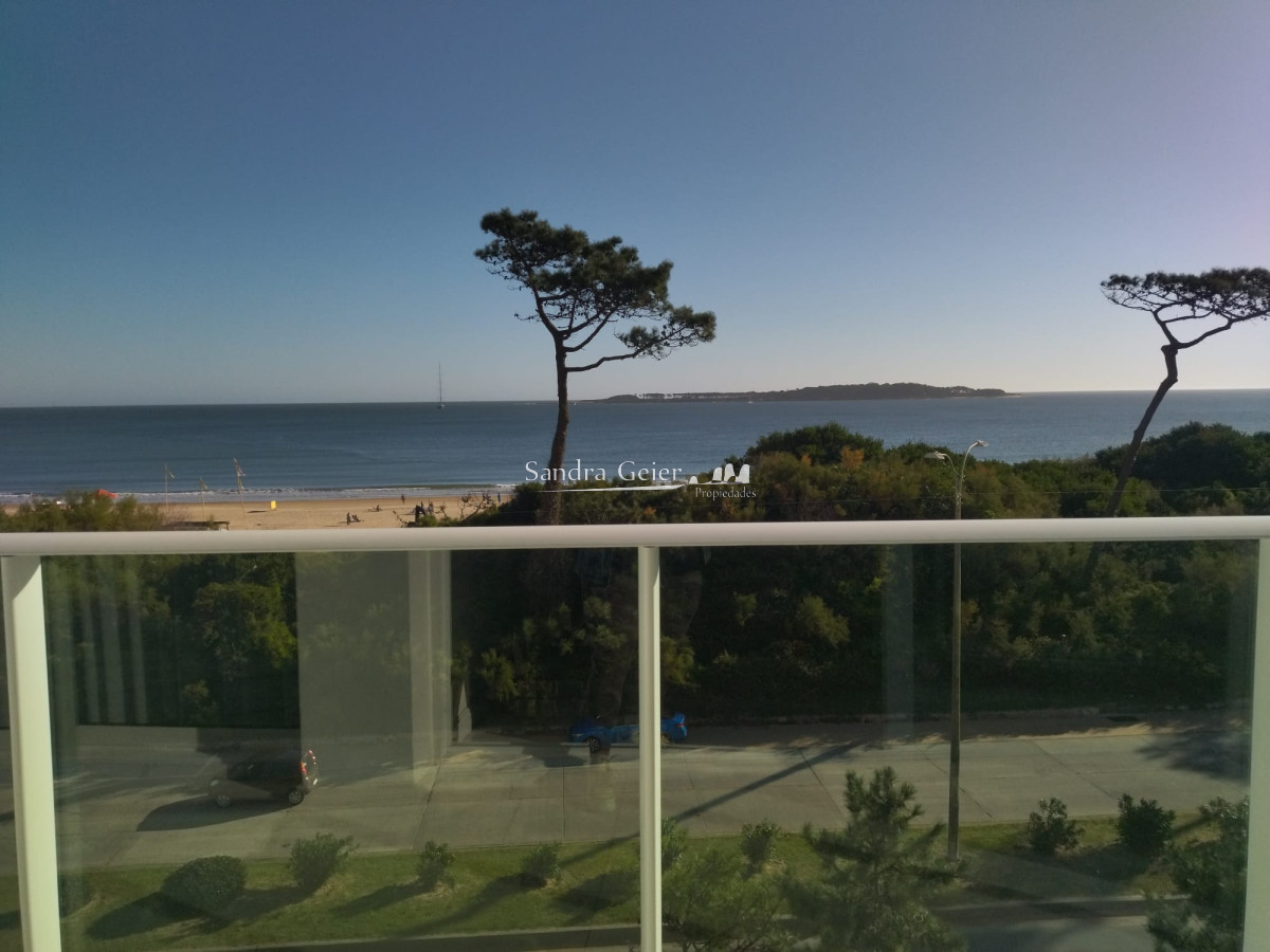 Apartamento ID.1751 - VENTA DE HERMOSO APARTAMENTO, 3 DORMITORIOS EN SUITE,  FRENTE A PLAYA MANSA.