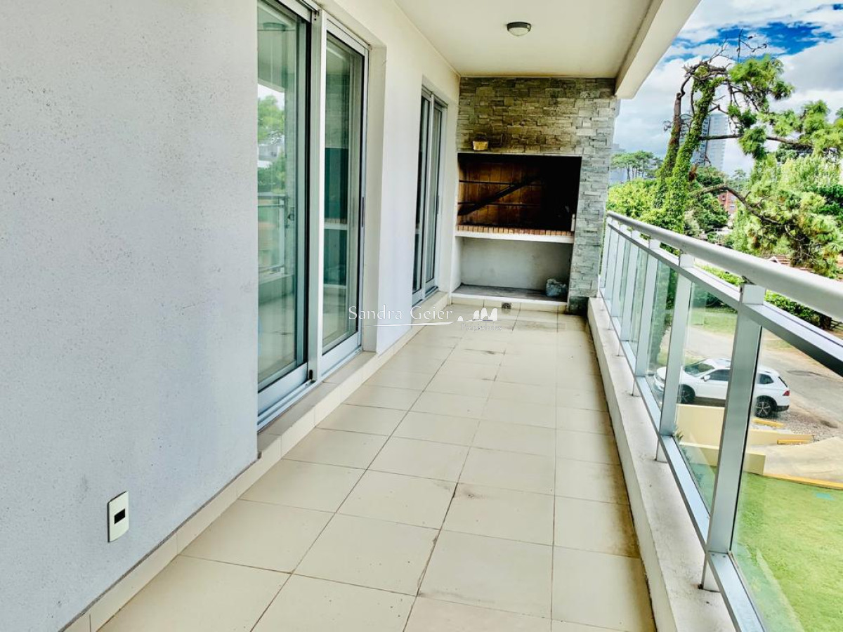 Apartamento ID.1665 - apartamento en zona de Aidy Grill, con parrillero propio
