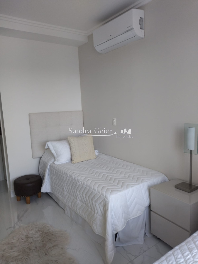 Apartamento ID.1751 - VENTA DE HERMOSO APARTAMENTO, 3 DORMITORIOS EN SUITE,  FRENTE A PLAYA MANSA.