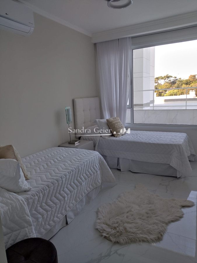 Apartamento ID.1751 - VENTA DE HERMOSO APARTAMENTO, 3 DORMITORIOS EN SUITE,  FRENTE A PLAYA MANSA.