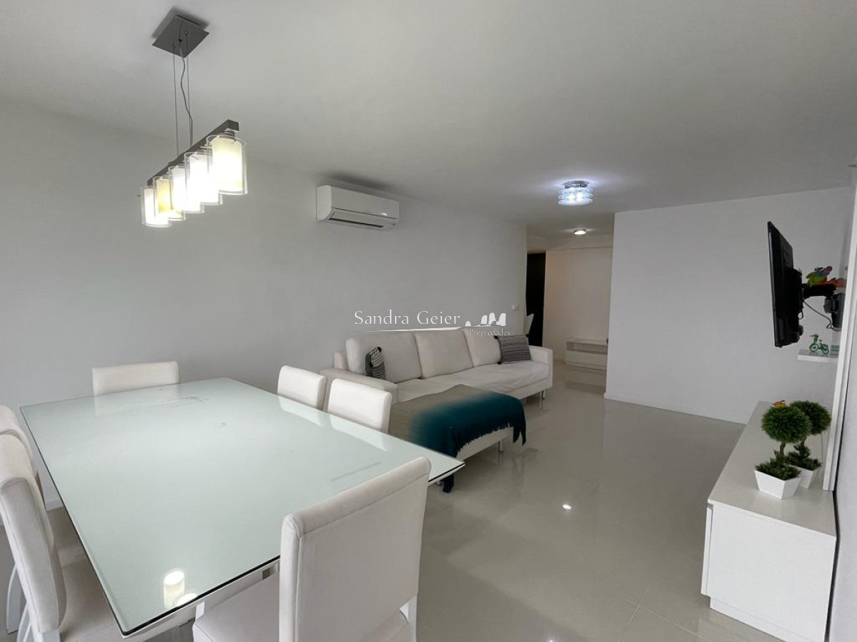 Apartamento ID.2678 - venta brava Apartamento en oportunidad en torre de categoría 