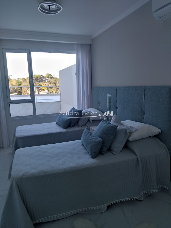 Apartamento ID.1751 - VENTA DE HERMOSO APARTAMENTO, 3 DORMITORIOS EN SUITE,  FRENTE A PLAYA MANSA.