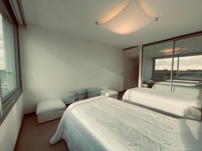Apartamento ID.1884 - ALQUILER POR TEMPORADA DE APARTAMENTO EN TORRE DE CATEGORIA PRIMERA LINEA BRAVA