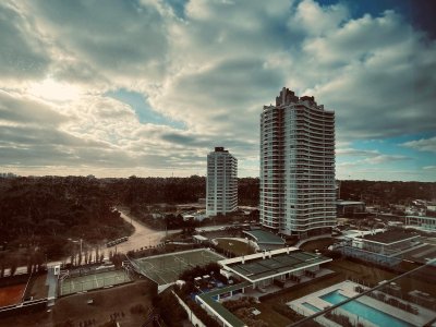 Apartamento ID.1884 - ALQUILER POR TEMPORADA DE APARTAMENTO EN TORRE DE CATEGORIA PRIMERA LINEA BRAVA