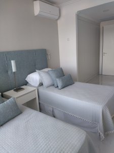 Apartamento ID.1751 - VENTA DE HERMOSO APARTAMENTO, 3 DORMITORIOS EN SUITE,  FRENTE A PLAYA MANSA.