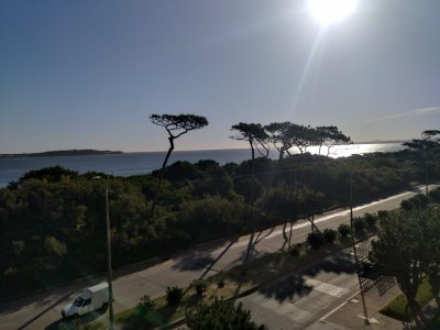 Apartamento ID.1751 - VENTA DE HERMOSO APARTAMENTO, 3 DORMITORIOS EN SUITE,  FRENTE A PLAYA MANSA.
