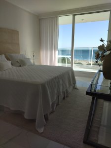 Apartamento ID.1751 - VENTA DE HERMOSO APARTAMENTO, 3 DORMITORIOS EN SUITE,  FRENTE A PLAYA MANSA.