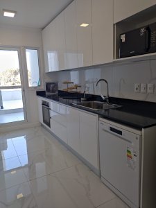 Apartamento ID.1751 - VENTA DE HERMOSO APARTAMENTO, 3 DORMITORIOS EN SUITE,  FRENTE A PLAYA MANSA.