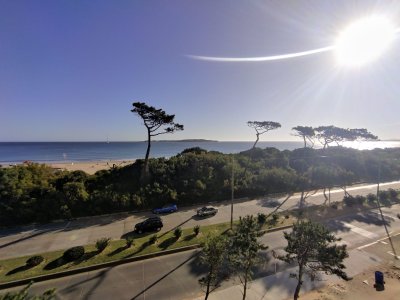 Apartamento ID.1751 - VENTA DE HERMOSO APARTAMENTO, 3 DORMITORIOS EN SUITE,  FRENTE A PLAYA MANSA.