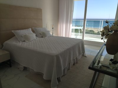 Apartamento ID.1751 - VENTA DE HERMOSO APARTAMENTO, 3 DORMITORIOS EN SUITE,  FRENTE A PLAYA MANSA.