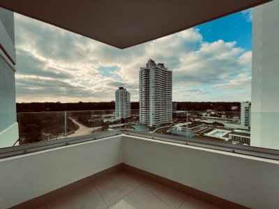 Apartamento ID.1884 - ALQUILER POR TEMPORADA DE APARTAMENTO EN TORRE DE CATEGORIA PRIMERA LINEA BRAVA