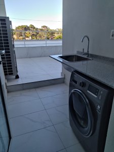Apartamento ID.1751 - VENTA DE HERMOSO APARTAMENTO, 3 DORMITORIOS EN SUITE,  FRENTE A PLAYA MANSA.