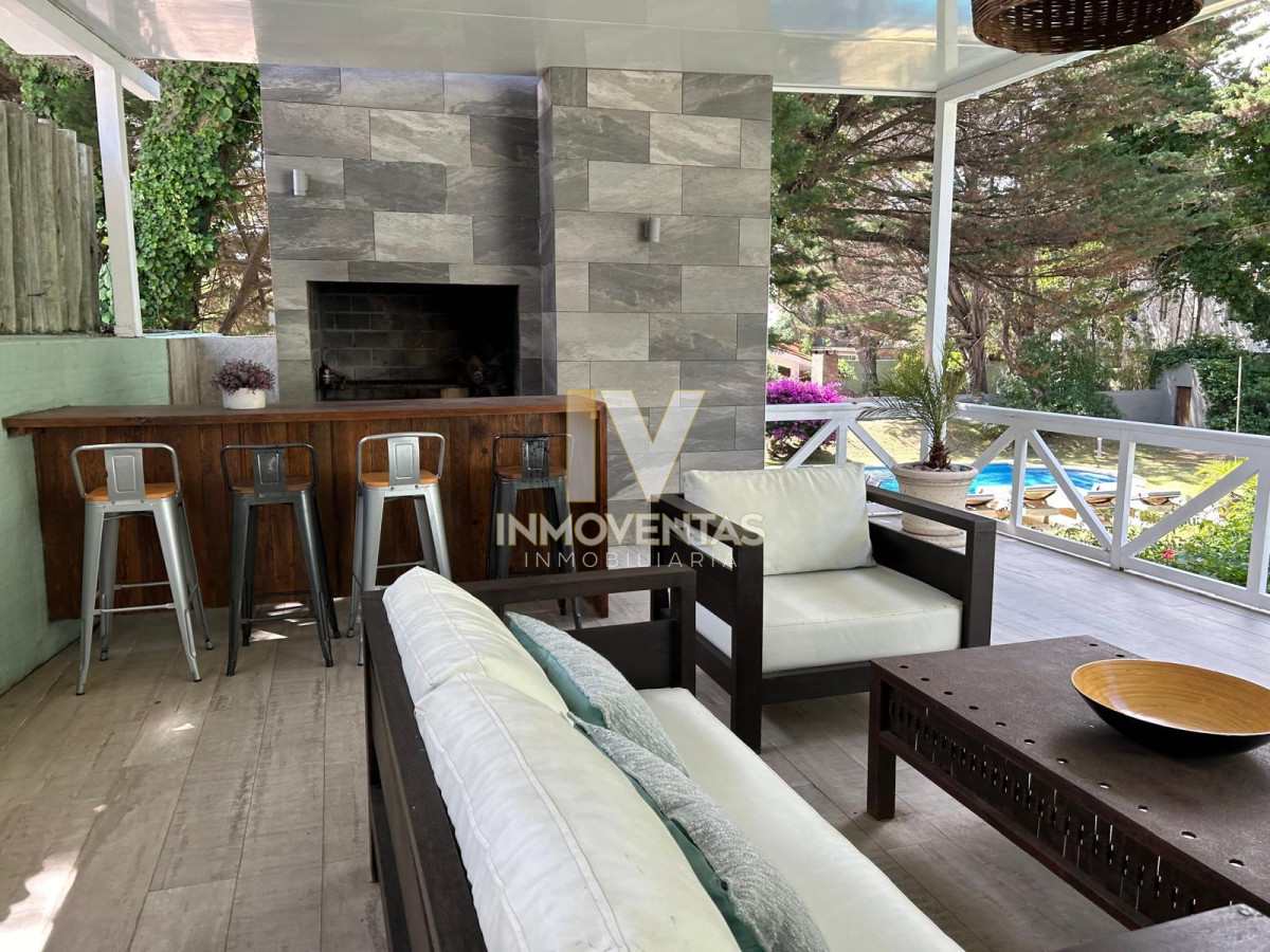 Casa ID.1028 - Hermosa Casa en Playa Mansa consulte!!!!