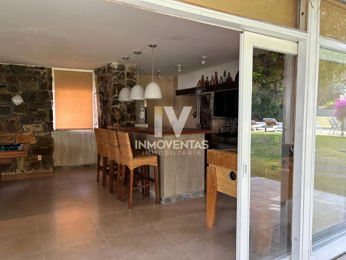 Casa ID.1028 - Hermosa Casa en Playa Mansa consulte!!!!