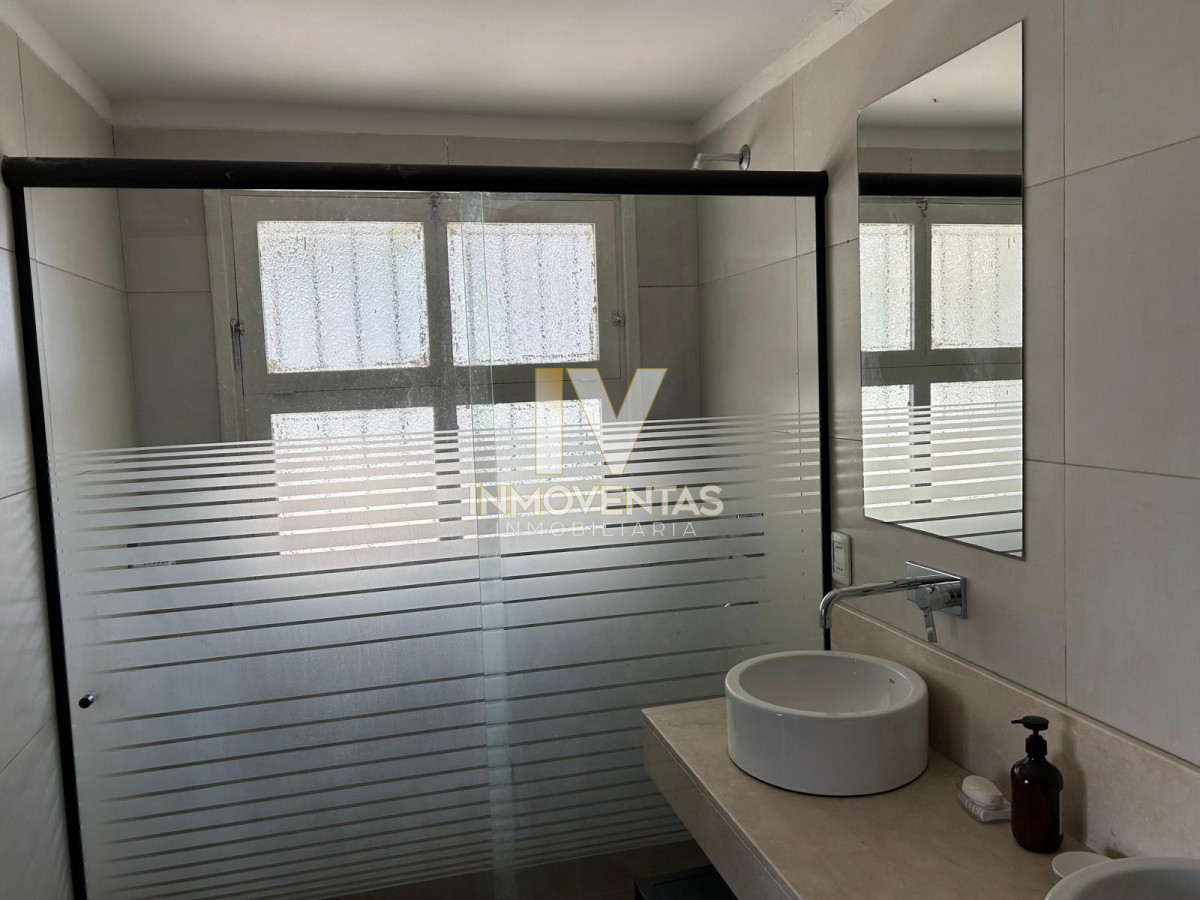 Casa ID.1028 - Hermosa Casa en Playa Mansa consulte!!!!