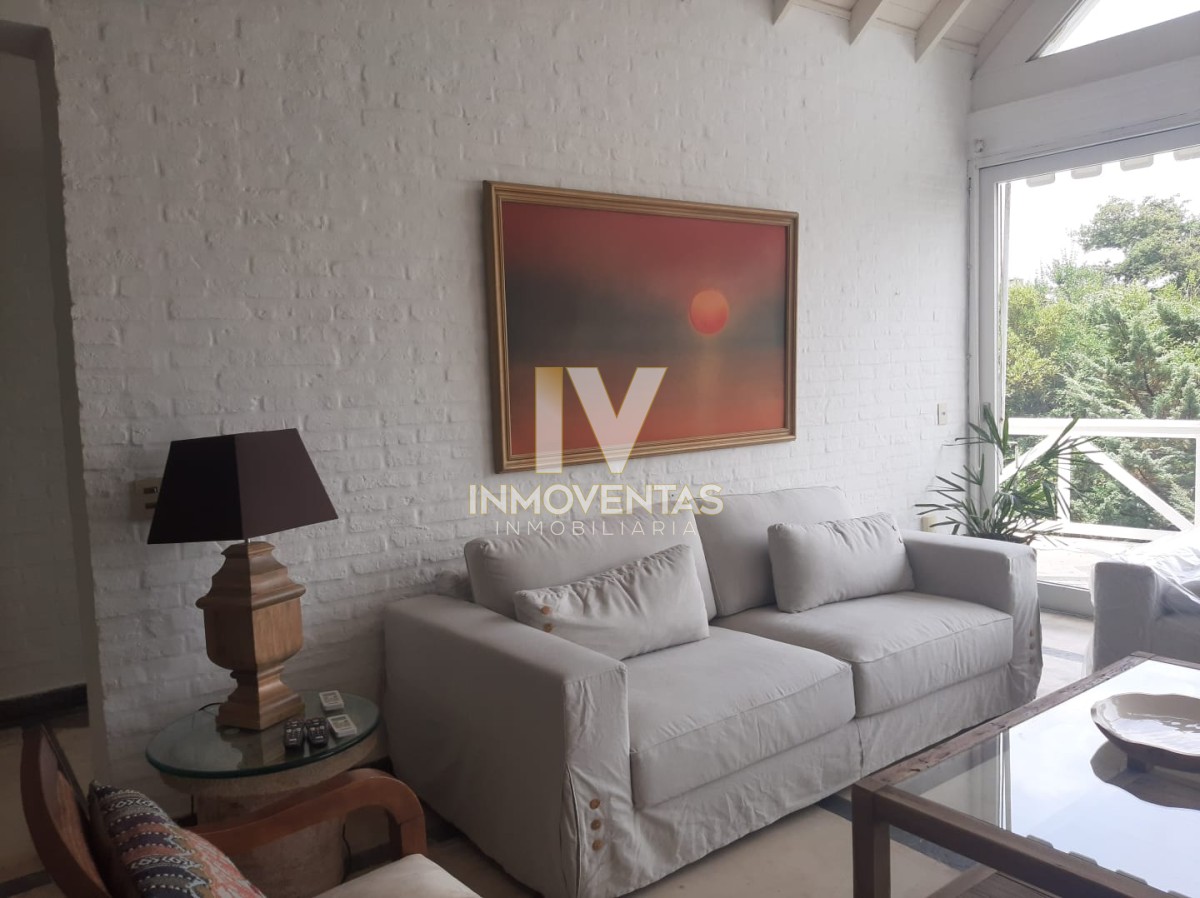 Casa ID.1028 - Hermosa Casa en Playa Mansa consulte!!!!