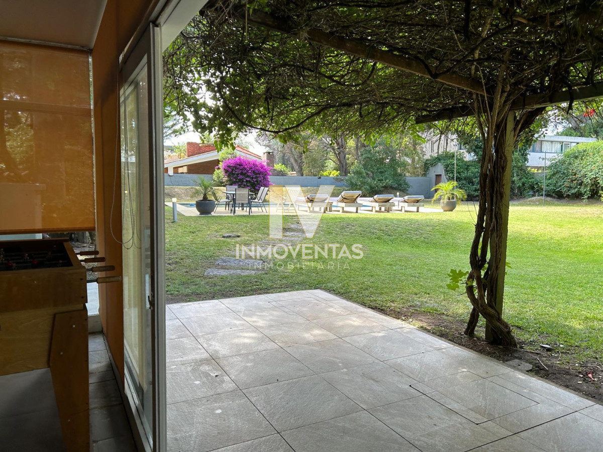 Casa ID.1028 - Hermosa Casa en Playa Mansa consulte!!!!