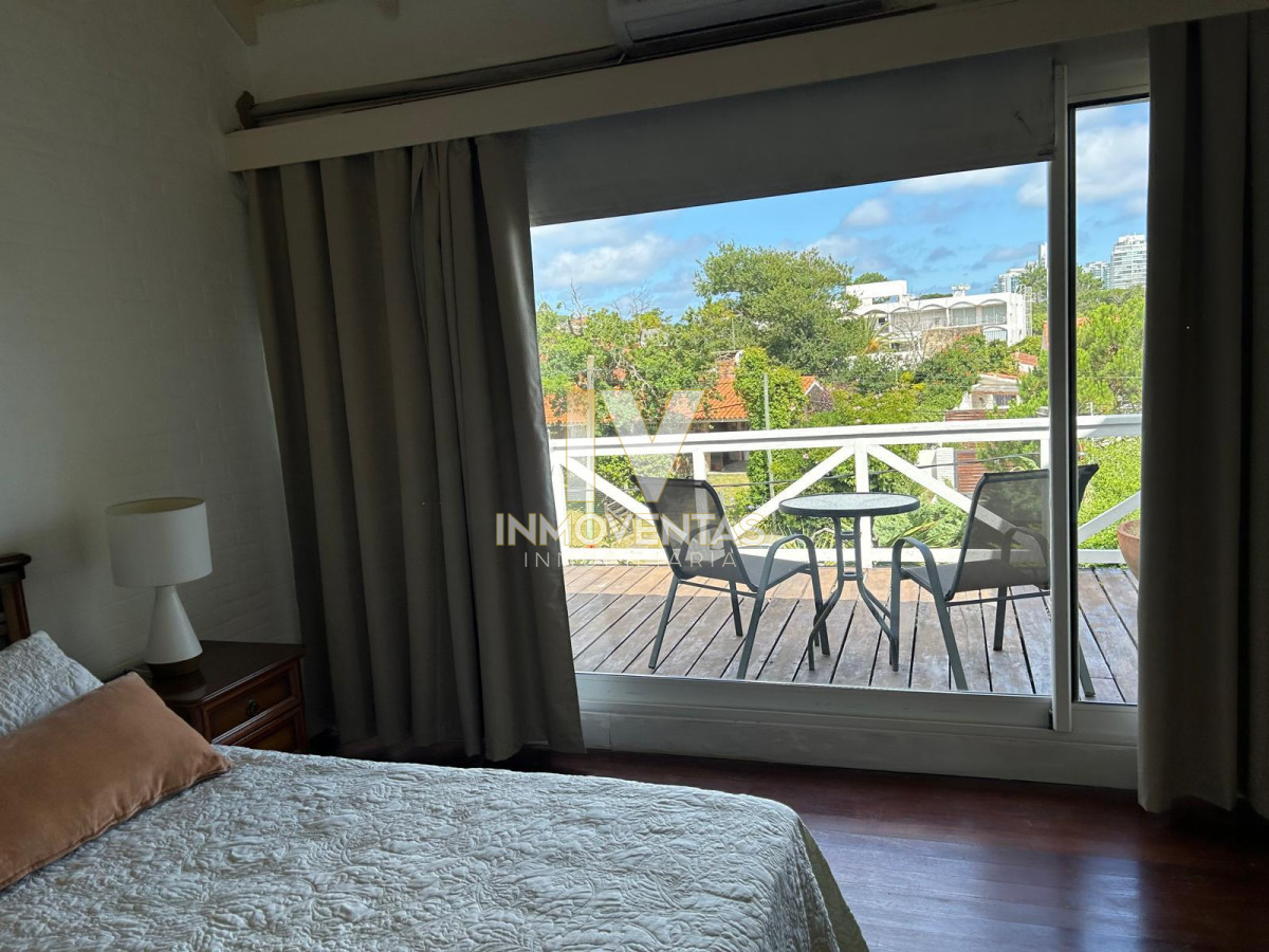 Casa ID.1028 - Hermosa Casa en Playa Mansa consulte!!!!