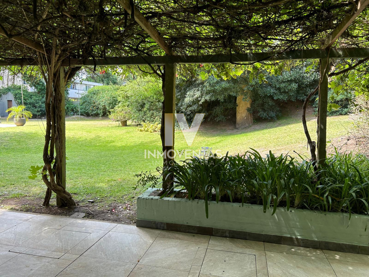 Casa ID.1028 - Hermosa Casa en Playa Mansa consulte!!!!