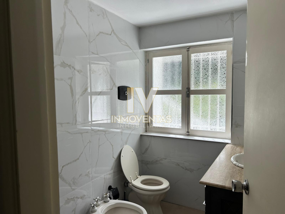 Casa ID.1028 - Hermosa Casa en Playa Mansa consulte!!!!