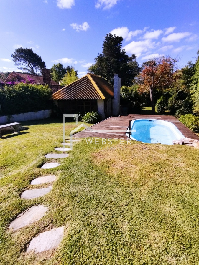 Casa ID.1803 - VENTA DE HERMOSA CASA EN BARRIO PINARES - 3 DORMITORIOS - 