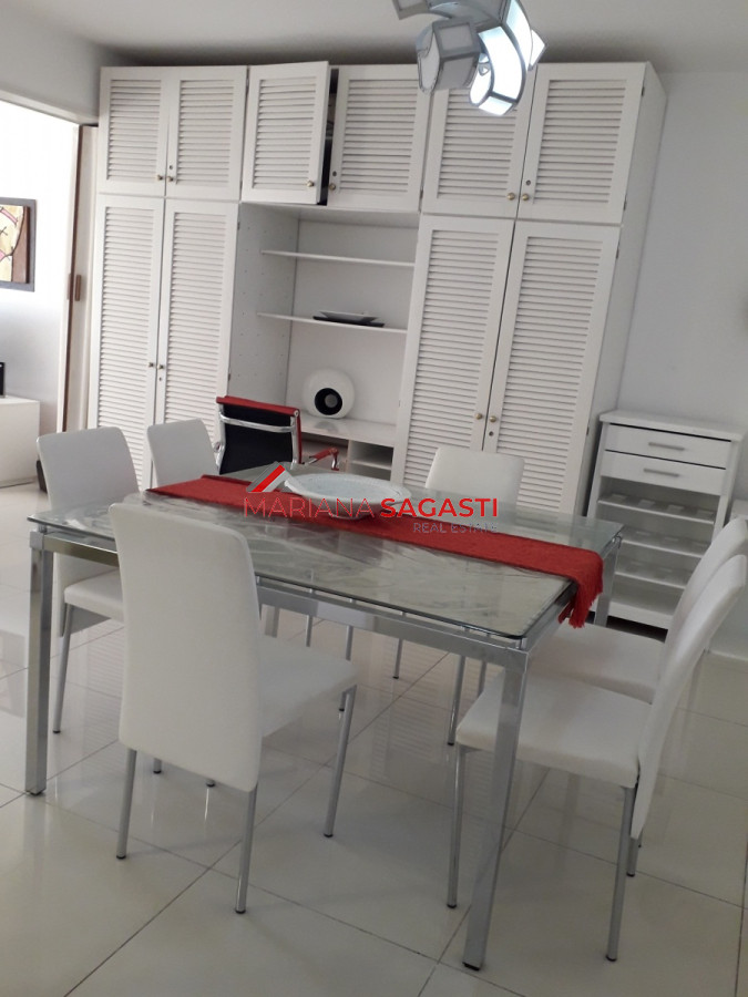 Apartamento ID.3804 - edificio a metros de playa brava 