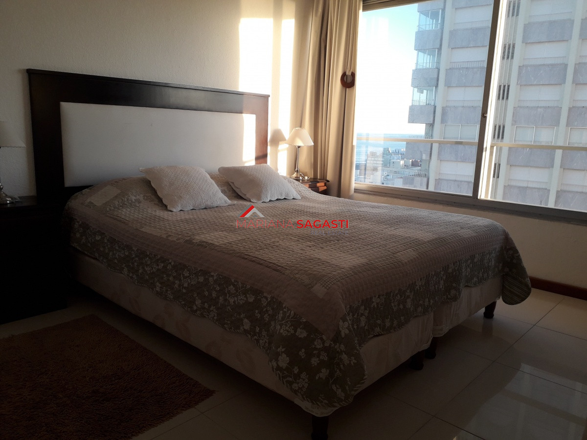 Apartamento ID.3804 - edificio a metros de playa brava 