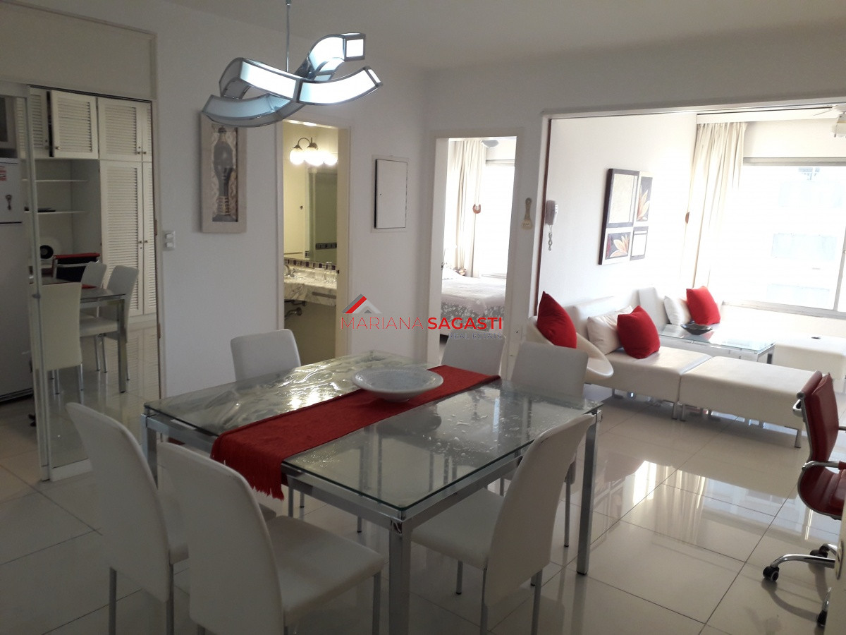 Apartamento ID.3804 - edificio a metros de playa brava 