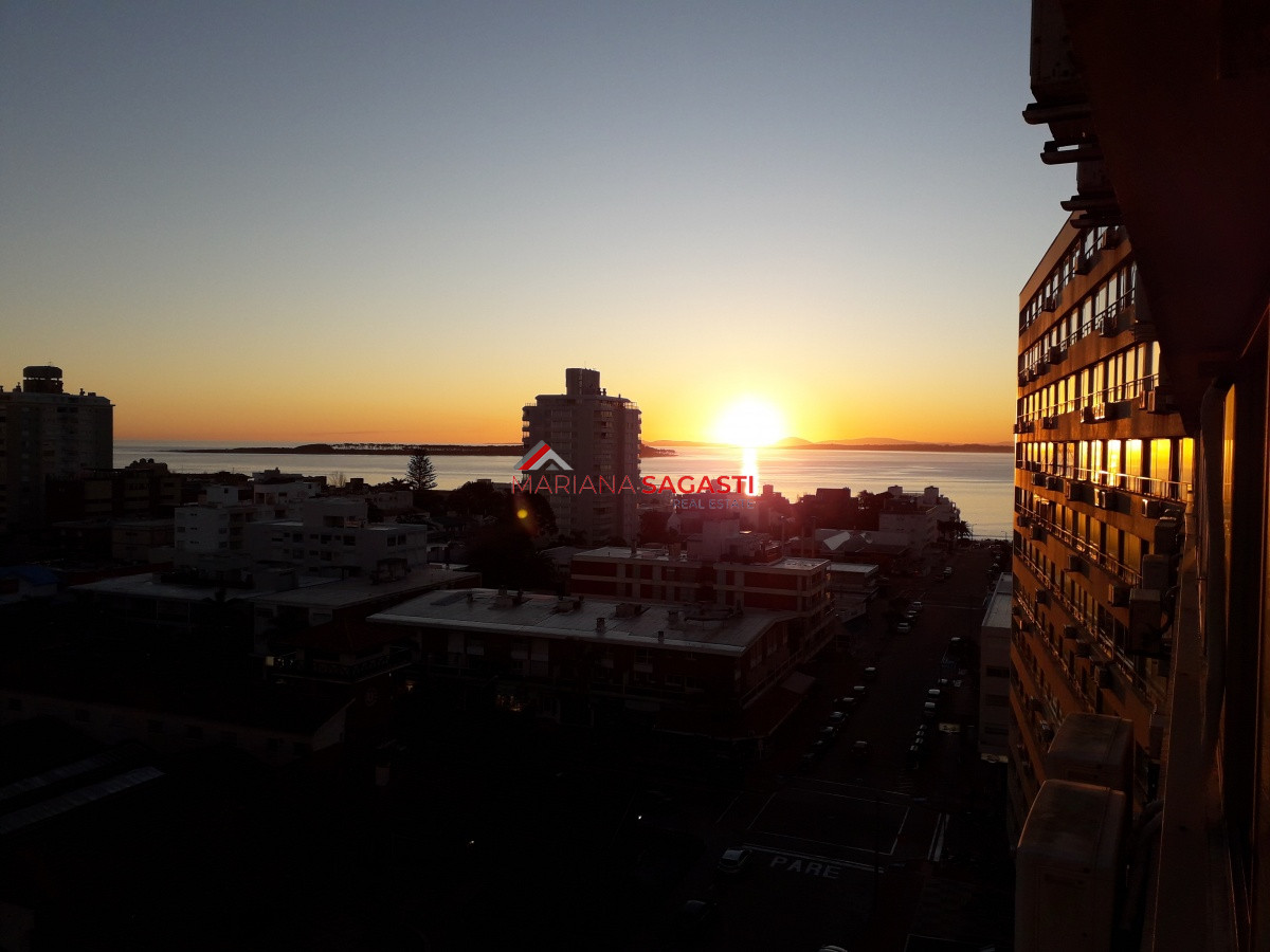 Apartamento ID.3804 - edificio a metros de playa brava 